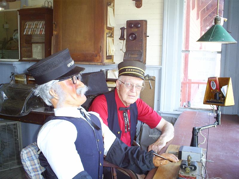 S5030014.JPG - Bill and friend