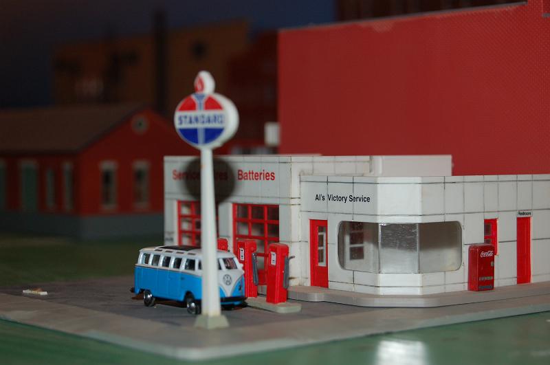 DSC_0997.JPG - A 50's style gas station under construction